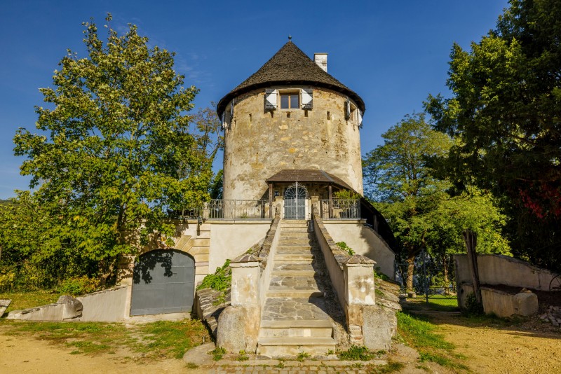 Hertha Hurnaus Der Wehrturm in Leiben