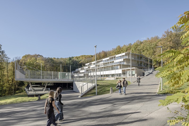 Hertha Hurnaus Wienerwaldgymnasium in Tullnerbach
