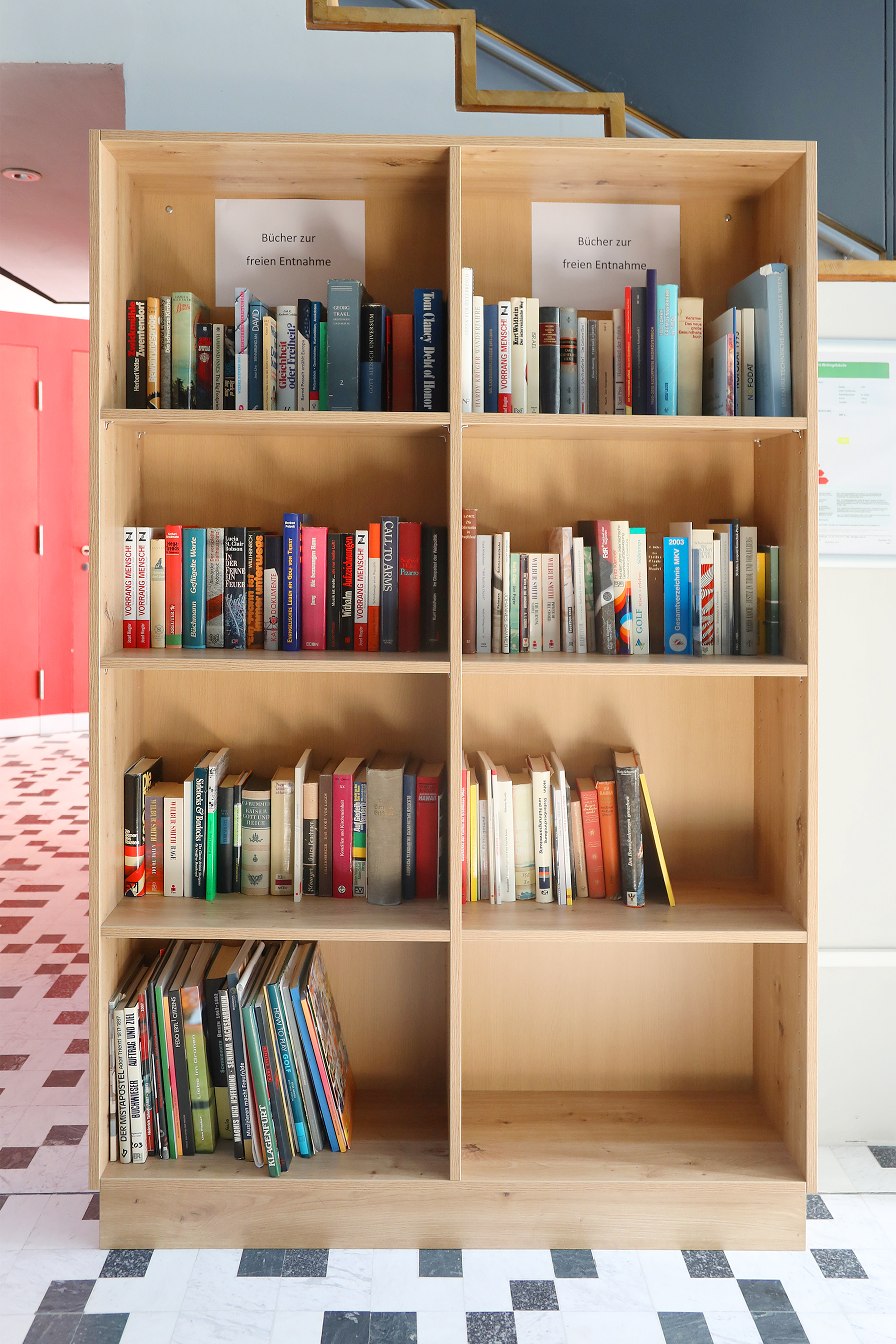 offen Bücherschrank